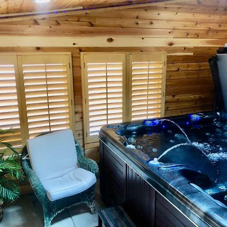 Blue Bear Den 3Br 2Ba Dtc Private Apt Hot Tub Экстерьер фото