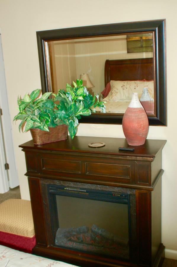 Blue Bear Den 3Br 2Ba Dtc Private Apt Hot Tub Экстерьер фото