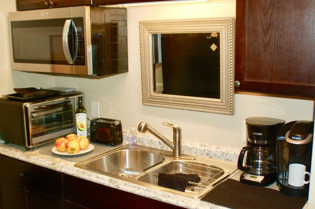 Blue Bear Den 3Br 2Ba Dtc Private Apt Hot Tub Экстерьер фото