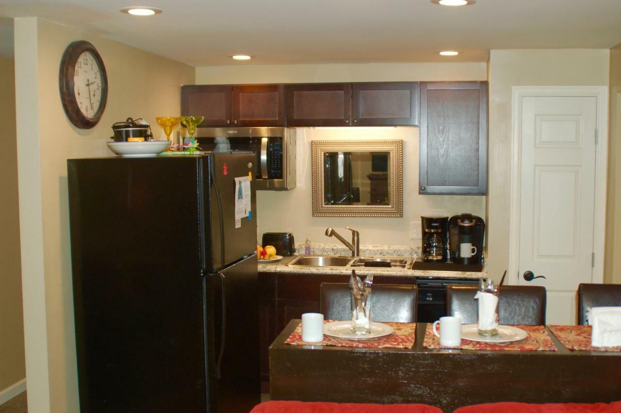 Blue Bear Den 3Br 2Ba Dtc Private Apt Hot Tub Экстерьер фото